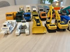 トミカ⭐︎はたらく車　宅急便　KOMATSUのサムネイル