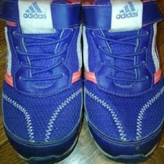 値下げ！adidasスニーカー18cmのサムネイル