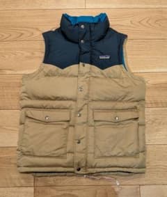 ら*★様 patagonia ダウンベスト XS ベージュ/ネイビーのサムネイル