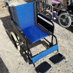 青い折りたたみ介助用車椅子 - メルカリ