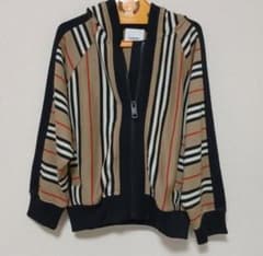 最終価格！新品未使用⭐︎BURBERRY パーカー 6Y116のサムネイル