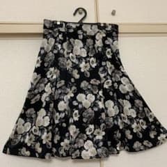 花柄スカートのサムネイル