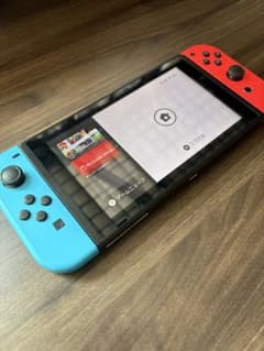 N*A様 Nintendo Switch 本体 青と赤のジョイコン付きのサムネイル