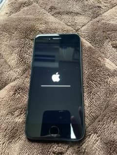 iPhone SE 第2世代 (SE2) ブラック 128 GBのサムネイル