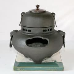 1612 鋳鉄製 茶釜 台座付き - メルカリ