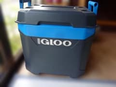 IGLOO キャスター付きクーラーボックスのサムネイル