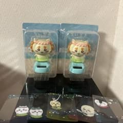 m*e様 ちいかわ ソーラー首振りフィギュア 2種セット - メルカリ
