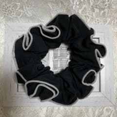 シュシュ　黒デシン✖️オフ❣️縁かがり❣️