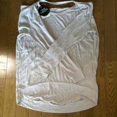 新品背中あきカットソーのサムネイル
