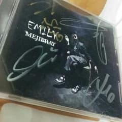 ♡ MEJIBRAY EMILYサイン入りのサムネイル