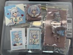 白上フブキ　アクスタ　缶バッジ　コースター　カードのサムネイル