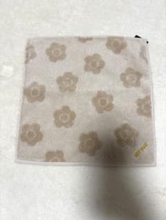 ⭐︎木漏れ日様専用⭐︎マリクワ　花柄タオルハンカチ ベージュのサムネイル