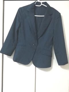 お取り置き中★【美品】夏用紺ストライプセットアップスーツ 11号のサムネイル