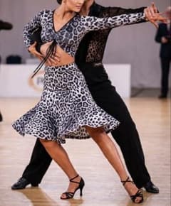 フロントシャーリング×モノトーンレオパード柄社交ダンス用ショート丈