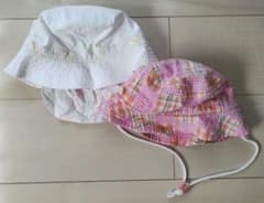 女児帽子（ベビー、１歳〜２歳頃）　2つセットのサムネイル