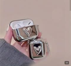 メタル製ハートエンボスAirPodsケースのサムネイル