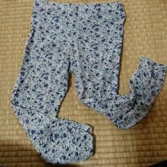 最終値下げ。110㌢ネイビー小花柄スパッツ。のサムネイル