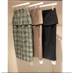 ペプラム付き チェック柄 タイトスカートのサムネイル