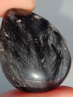 ブラックルチルクォーツ ルース 29×24mmのサムネイル