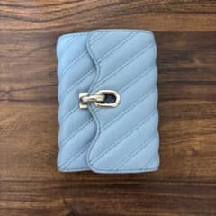 CHARLES & KEITH 二つ折り財布 ライトブルーのサムネイル