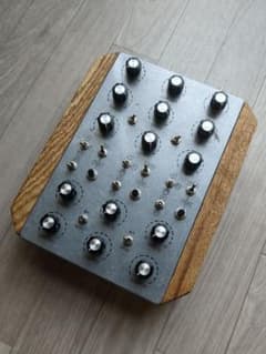 Artificial Noise LAB: 1 フルアナログ ドローンマシン Artificial Noise LAB: 1 フルアナログ ドローンマシン - メルカリ