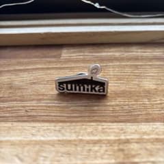 sumika ピンバッジ ロゴデザインのサムネイル