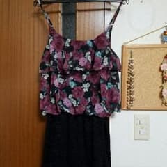 LIP SERVICE タグつき新品の花柄ミニワンピースのサムネイル