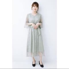 ずぼらさんでも安心 カジュアル派の大人のためのレースが華やかな女っぽワンピースのサムネイル