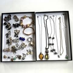 遺品整理 アクセサリーまとめ イミテーション 28個 - メルカリ