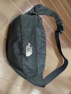 THE NORTH FACE ボディバッグ ブラックのサムネイル