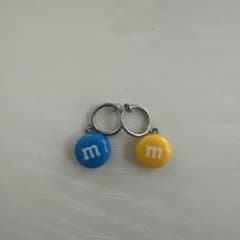 M&M's フープイヤリング 2個セットのサムネイル