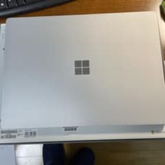 Surface Laptop 2 13.5インチのサムネイル