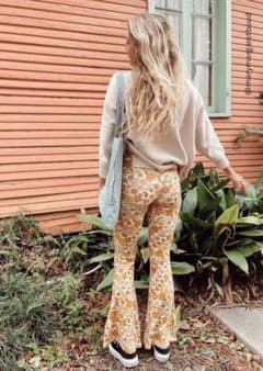 Ghanda Clothing フレアパンツのサムネイル