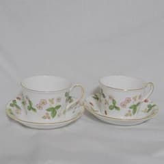 WEDGWOOD ウェッジウッド ワイルドストロベリー カップ＆ソーサーのサムネイル