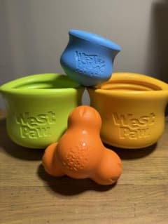 West Paw 犬 知育トイ - メルカリ