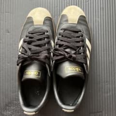 adidas スニーカー ブラック ガムソールのサムネイル