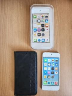 Apple iPod touch 第7世代 32GB ゴールドのサムネイル