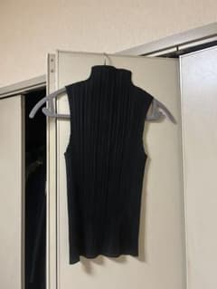 【PLEATS PLEASE】ノースリーブトップスのサムネイル