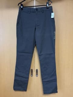 GAP Essential Khaki Slim パンツ 新品のサムネイル
