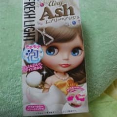 毛染め ヘアカラーのサムネイル
