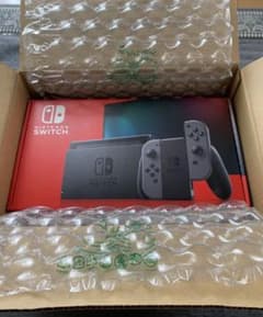 任天堂スイッチグレー　新品　未開封のサムネイル