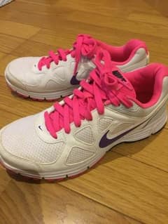 お値下げ NIKE レディース ランニング シューズのサムネイル