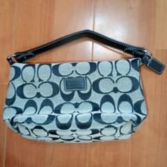ビ*ル様 COACH シグネチャー ハンドバッグ ブラックのサムネイル