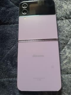Galaxy zflip4docomoのサムネイル
