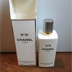 CHANEL N°19 ボディローション 200mlのサムネイル