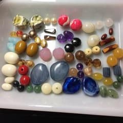 アクリルビーズ ヴィンテージ風 60個以上のサムネイル