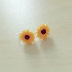 ひまわり ノンホールピアスのサムネイル