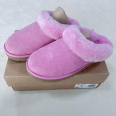 新品✨】UGG(アグ) Cluggetteファーサンダル 25.0㎝ - メルカリ