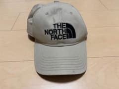THE NORTH FACE ベージュキャップのサムネイル