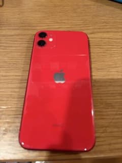 Apple iPhone 11 赤 - メルカリ